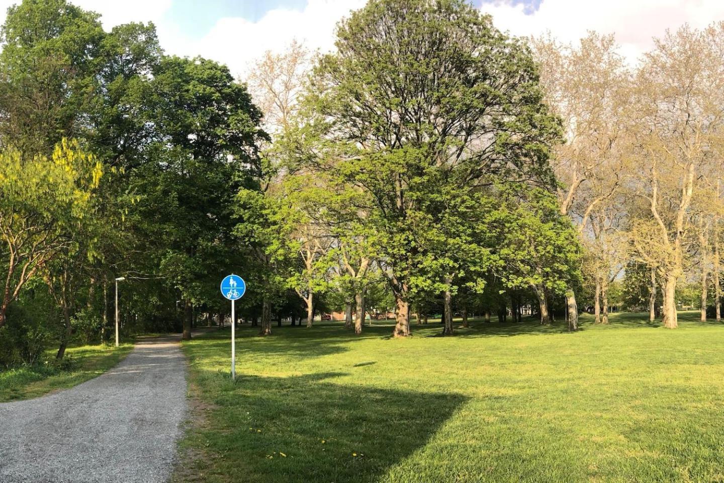 Ferienwohnung Am Park Лайпциг Екстериор снимка